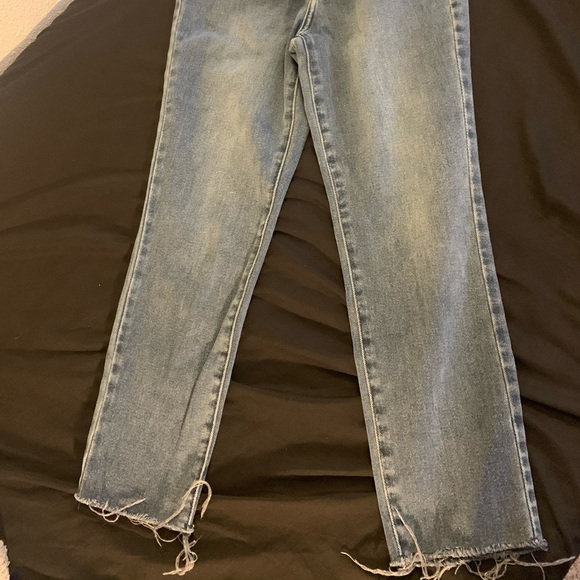 Mom Jeans - Picture 2 of 6